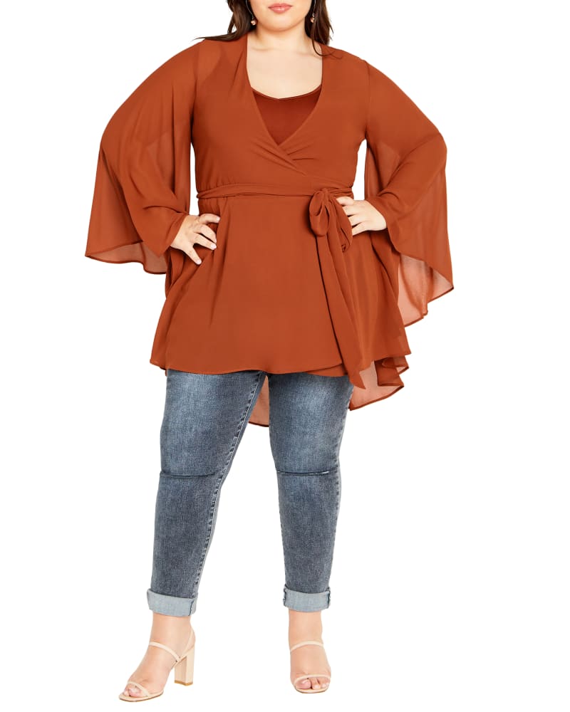 Front of a model wearing a size XL Fleetwood Tunic in Ginger by City Chic. | dia_product_style_image_id:323576